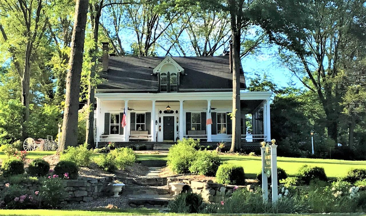 Caldwell House Bed And Breakfast Salisbury Mills Exterior photo